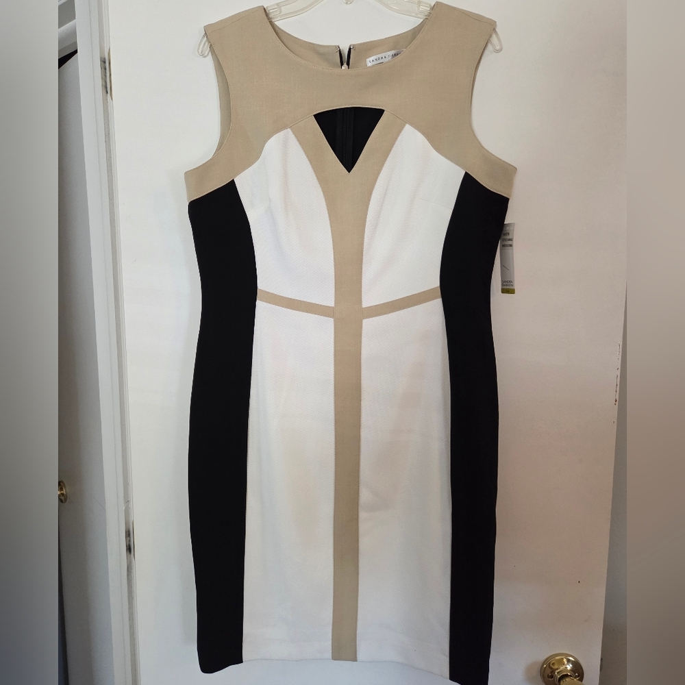SANDRA DARREN Beige and Black Colorblock Midi Dress